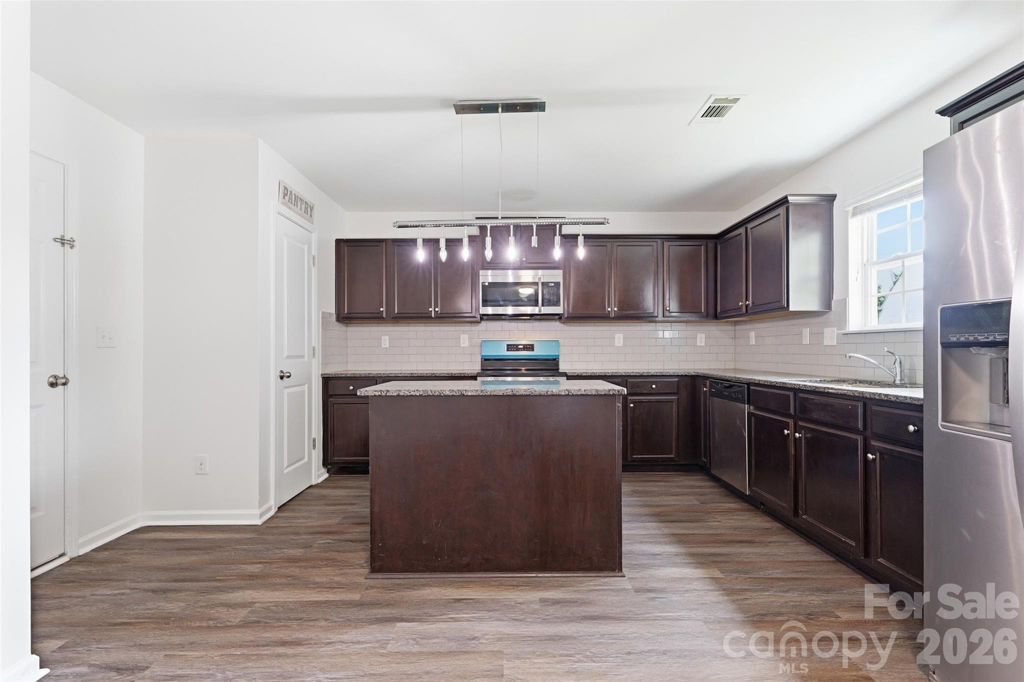 Single Family Residence at 4219 John Dale Lane, Charlotte, photo 12 of 36