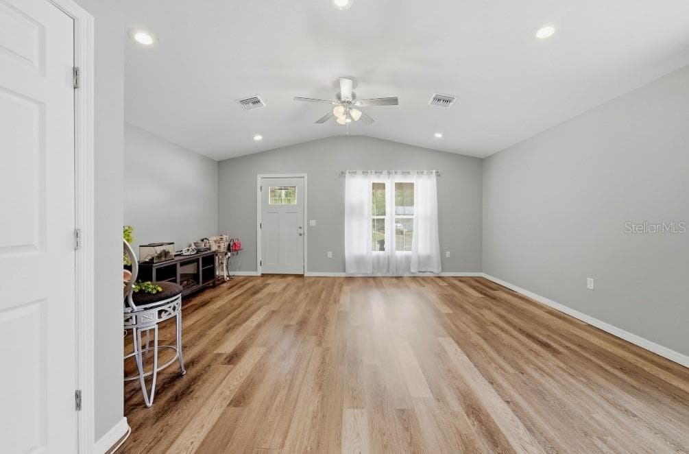 Single Family Residence at 313 GRIFFIN AVE, LAKELAND, photo 6 of 21