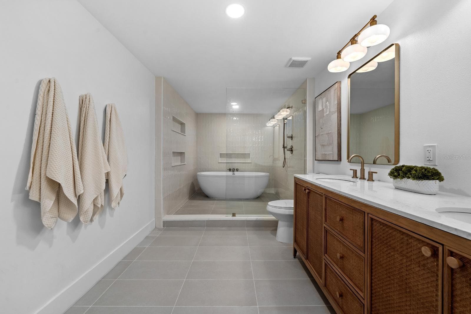 Owners' Bathroom - 1230 E HENRY AVE, TAMPA
