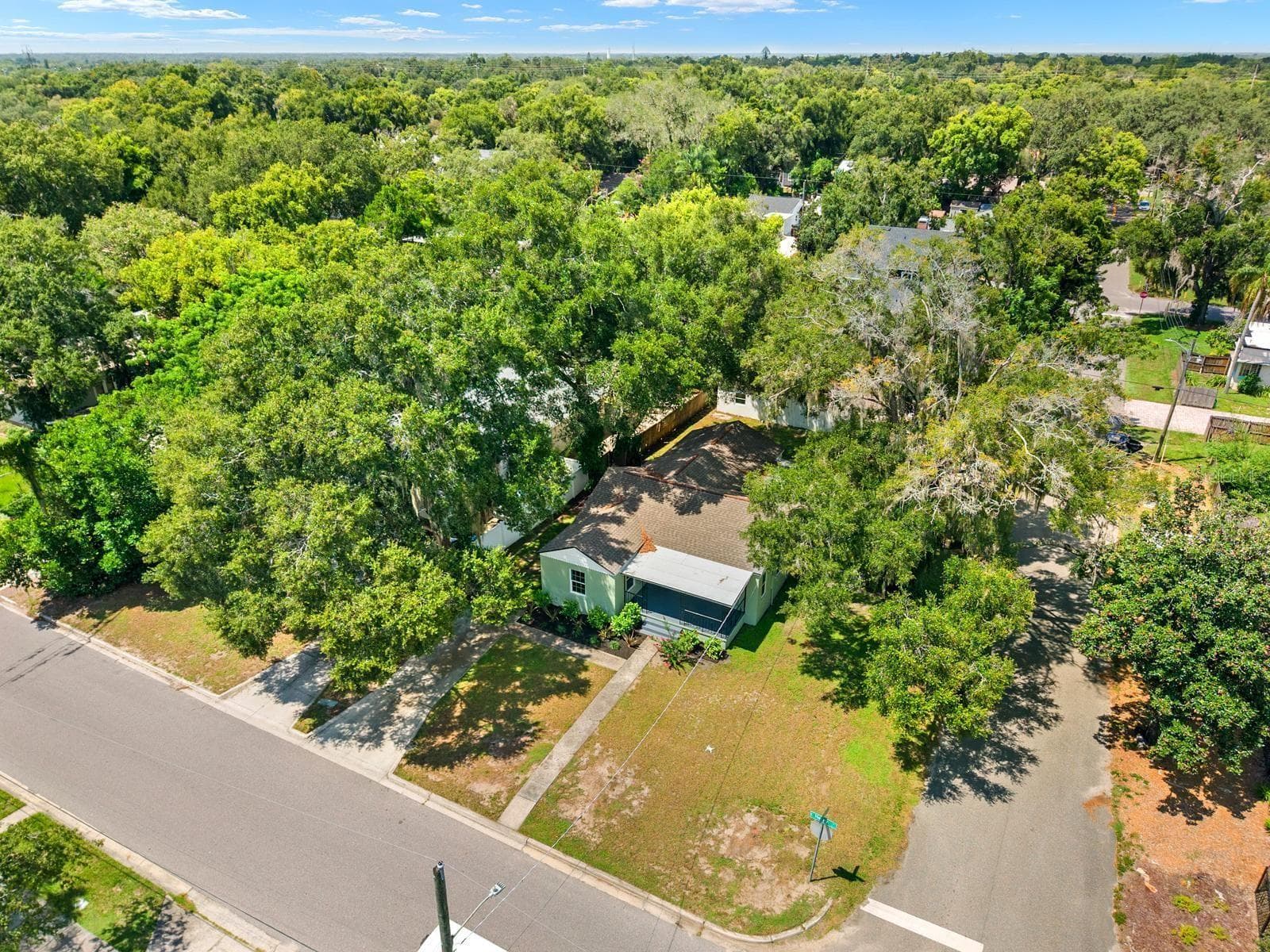 Single Family Residence at 1230 E HENRY AVE, TAMPA, photo 35 of 37