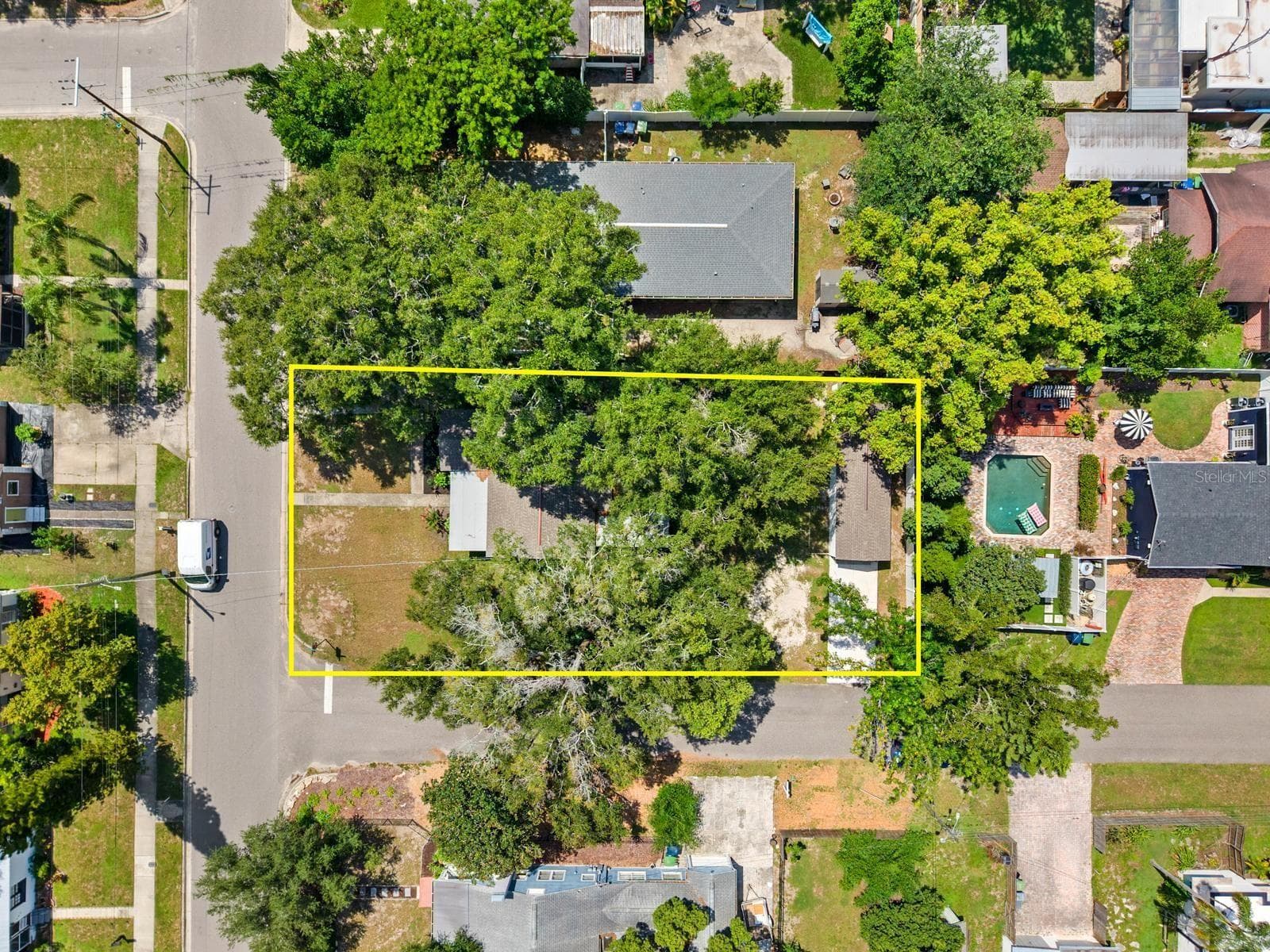 Single Family Residence at 1230 E HENRY AVE, TAMPA, photo 36 of 37
