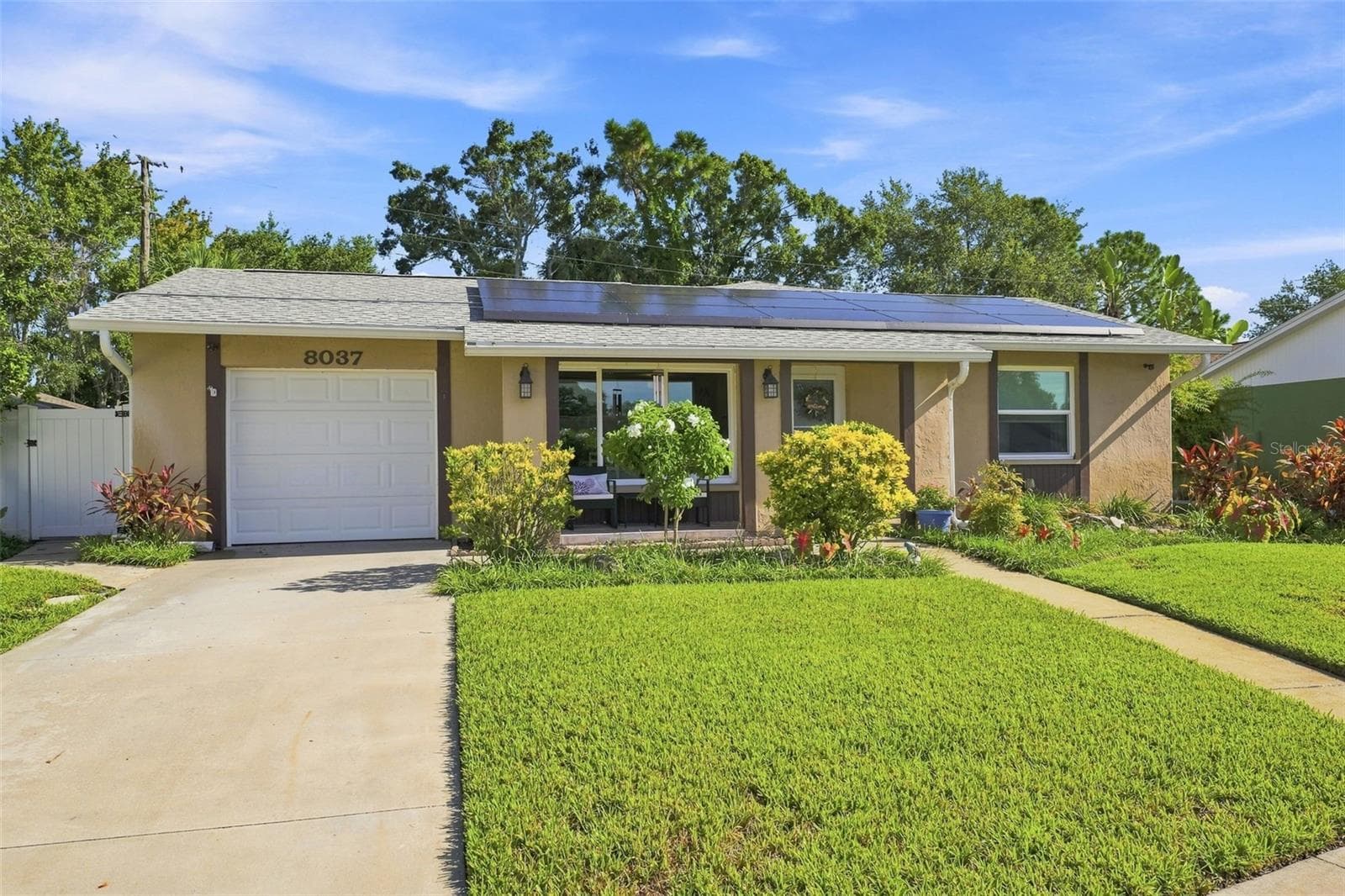 8037 POWDER HORN CIR