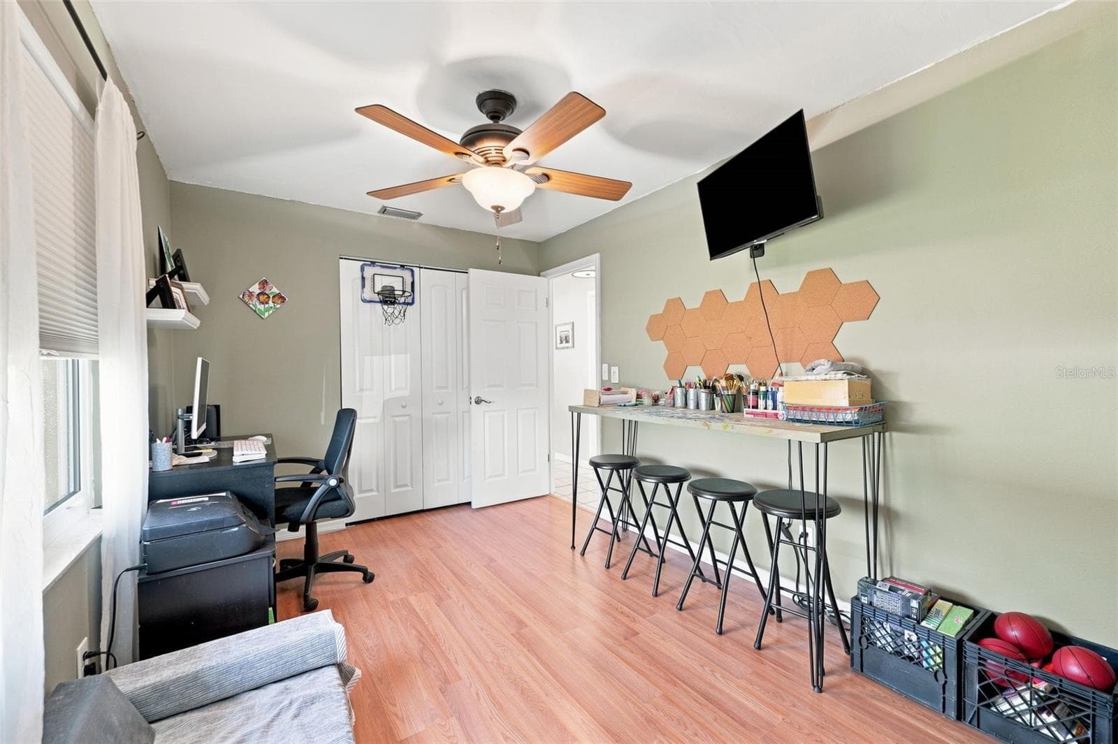 Single Family Residence at 8037 POWDER HORN CIR, LARGO, photo 24 of 42