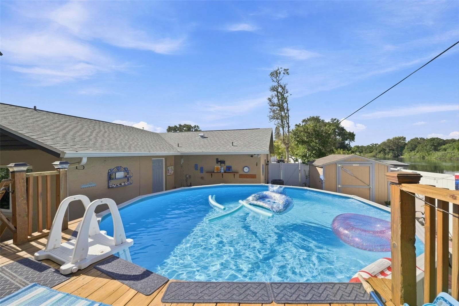 Single Family Residence at 8037 POWDER HORN CIR, LARGO, photo 30 of 42