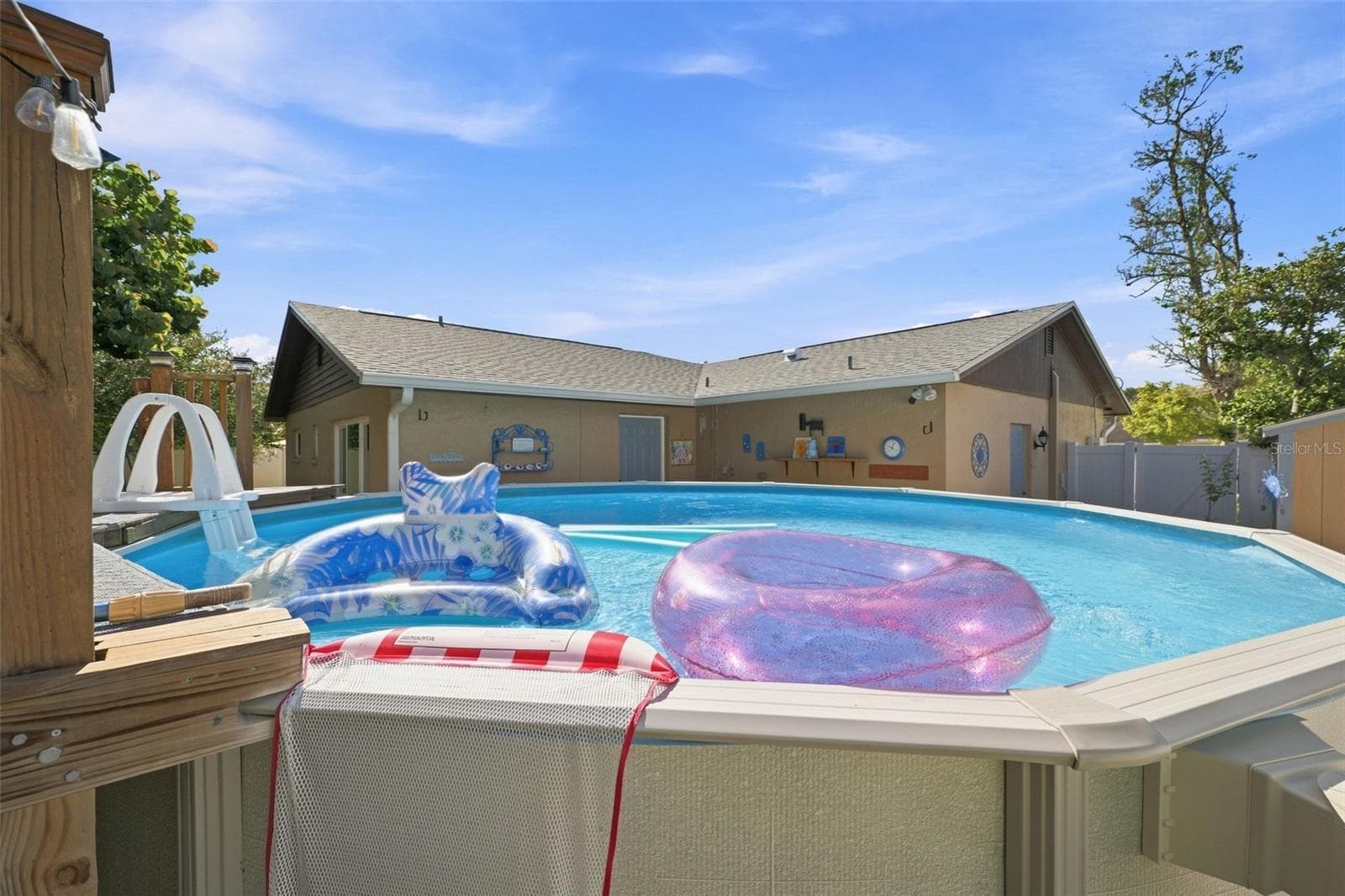 Single Family Residence at 8037 POWDER HORN CIR, LARGO, photo 32 of 42