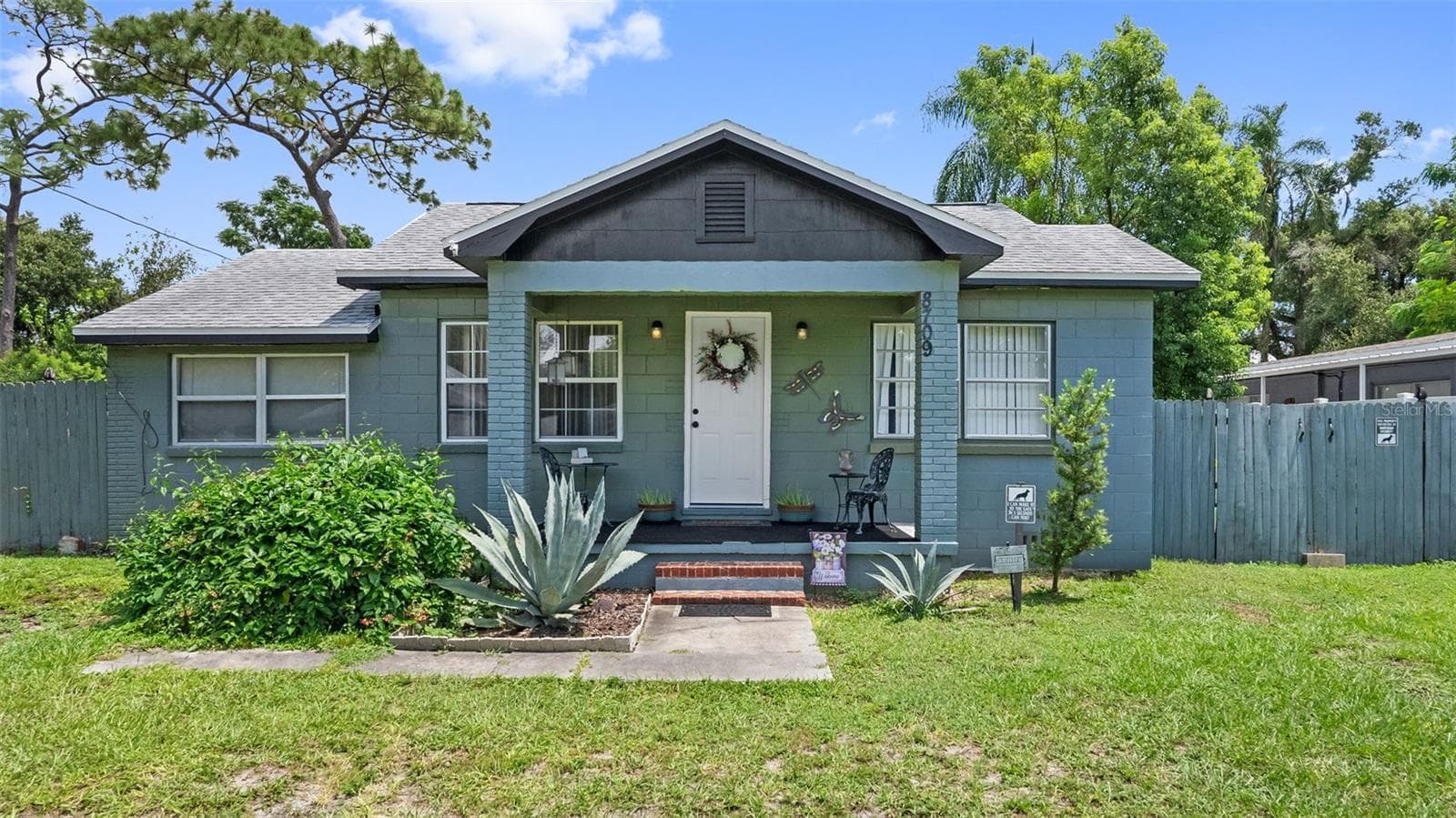 8709 EL PORTAL DR