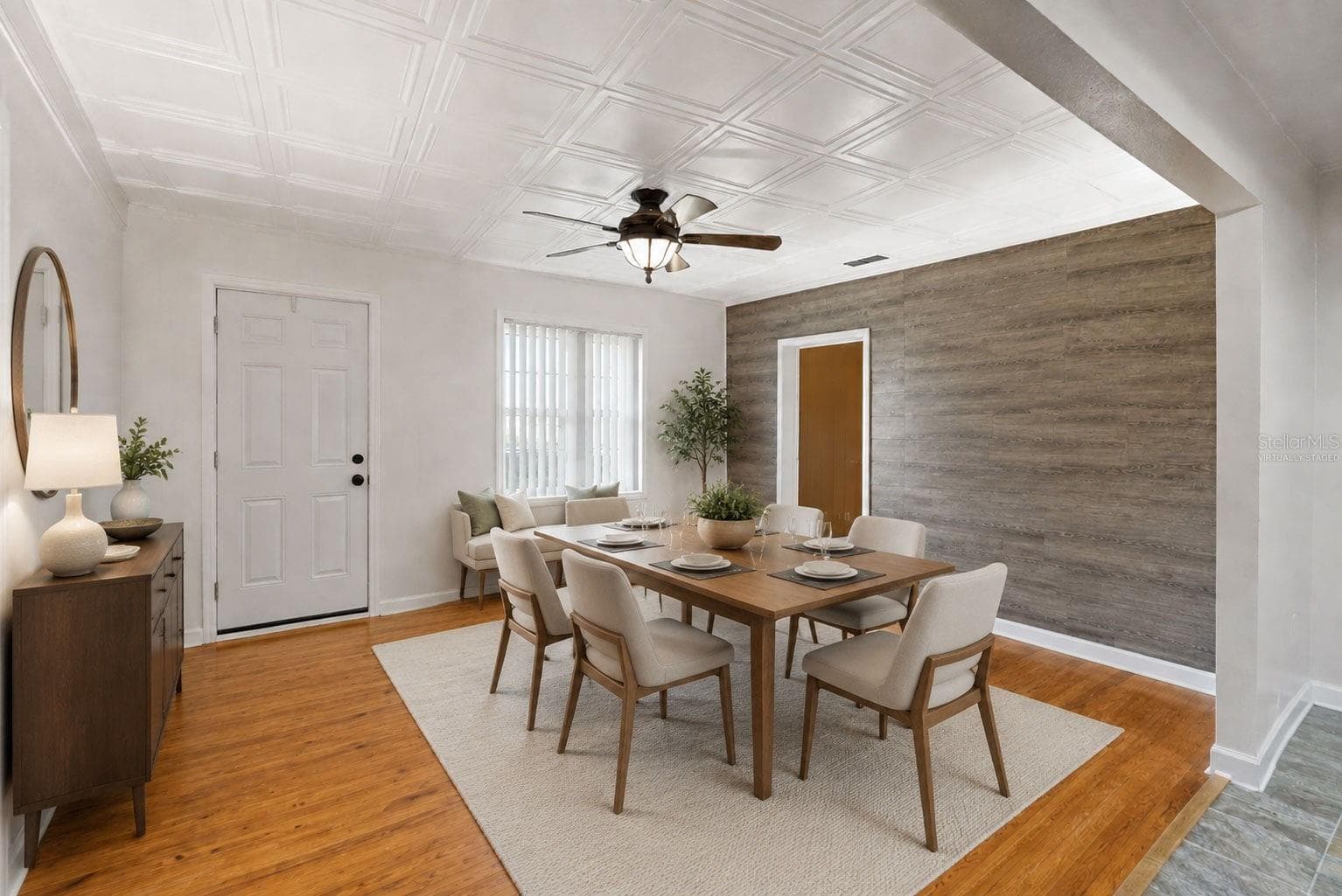 Virtually Staged - 8709 EL PORTAL DR, TAMPA