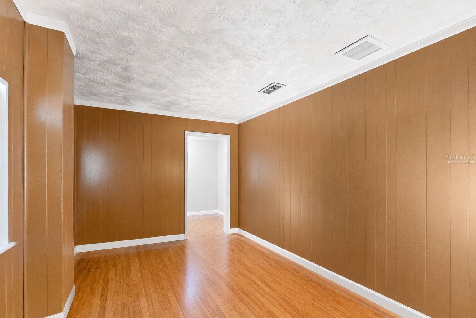Virtually Staged, personal items removed - 8709 EL PORTAL DR, TAMPA