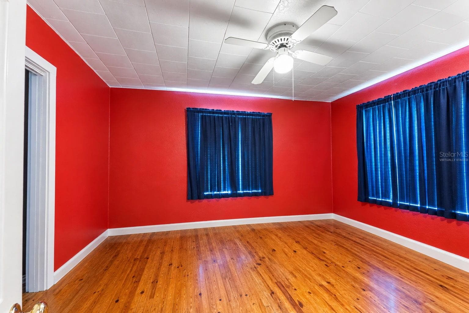Virtually Staged, personal items removed - 8709 EL PORTAL DR, TAMPA