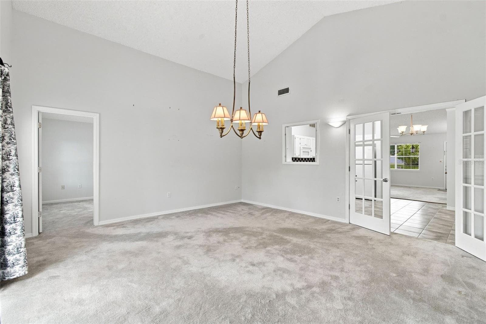 Single Family Residence at 863 WISTERIA PL, TAVARES, photo 13 of 37