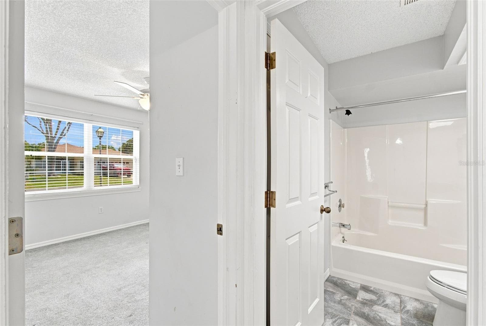 Single Family Residence at 863 WISTERIA PL, TAVARES, photo 25 of 37