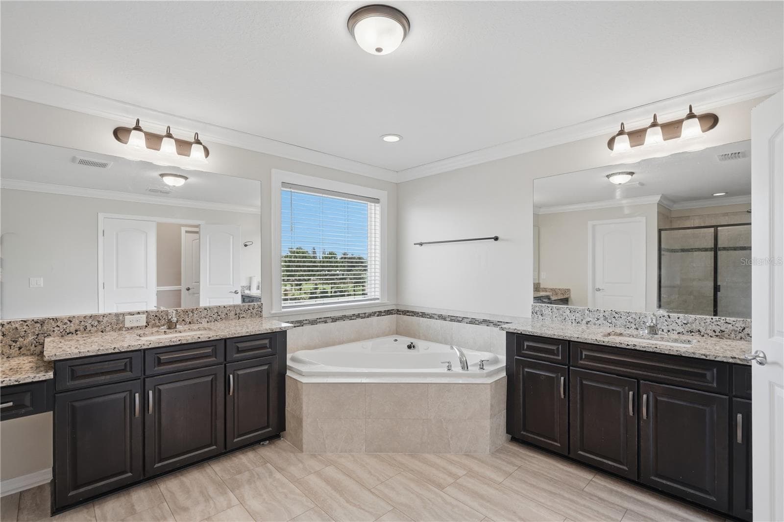 Single Family Residence at 9307 PARISIAN CT, SEFFNER, photo 23 of 40