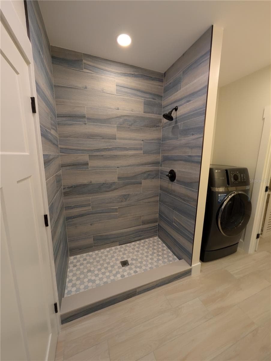 Main House...primary bathroom shower - 414 JESSAMINE BLVD, DAYTONA BEACH