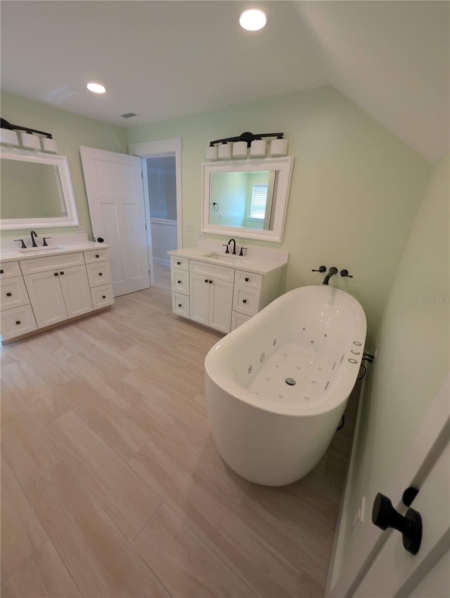 Main House...3rd floor bathroom - 414 JESSAMINE BLVD, DAYTONA BEACH