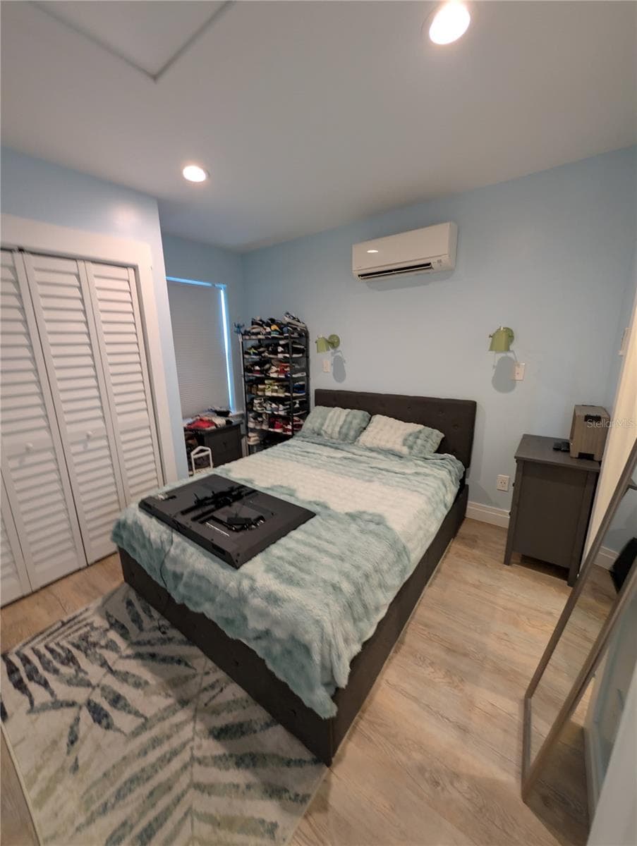 Apartment bedroom - 414 JESSAMINE BLVD, DAYTONA BEACH