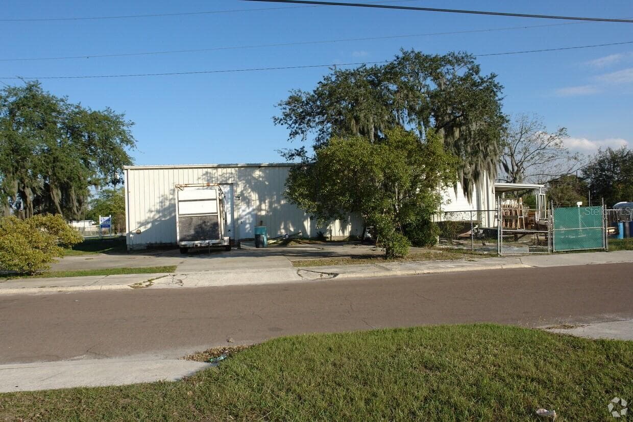 Warehouse at 1604 OLIVE ST, LAKELAND, photo 5 of 13