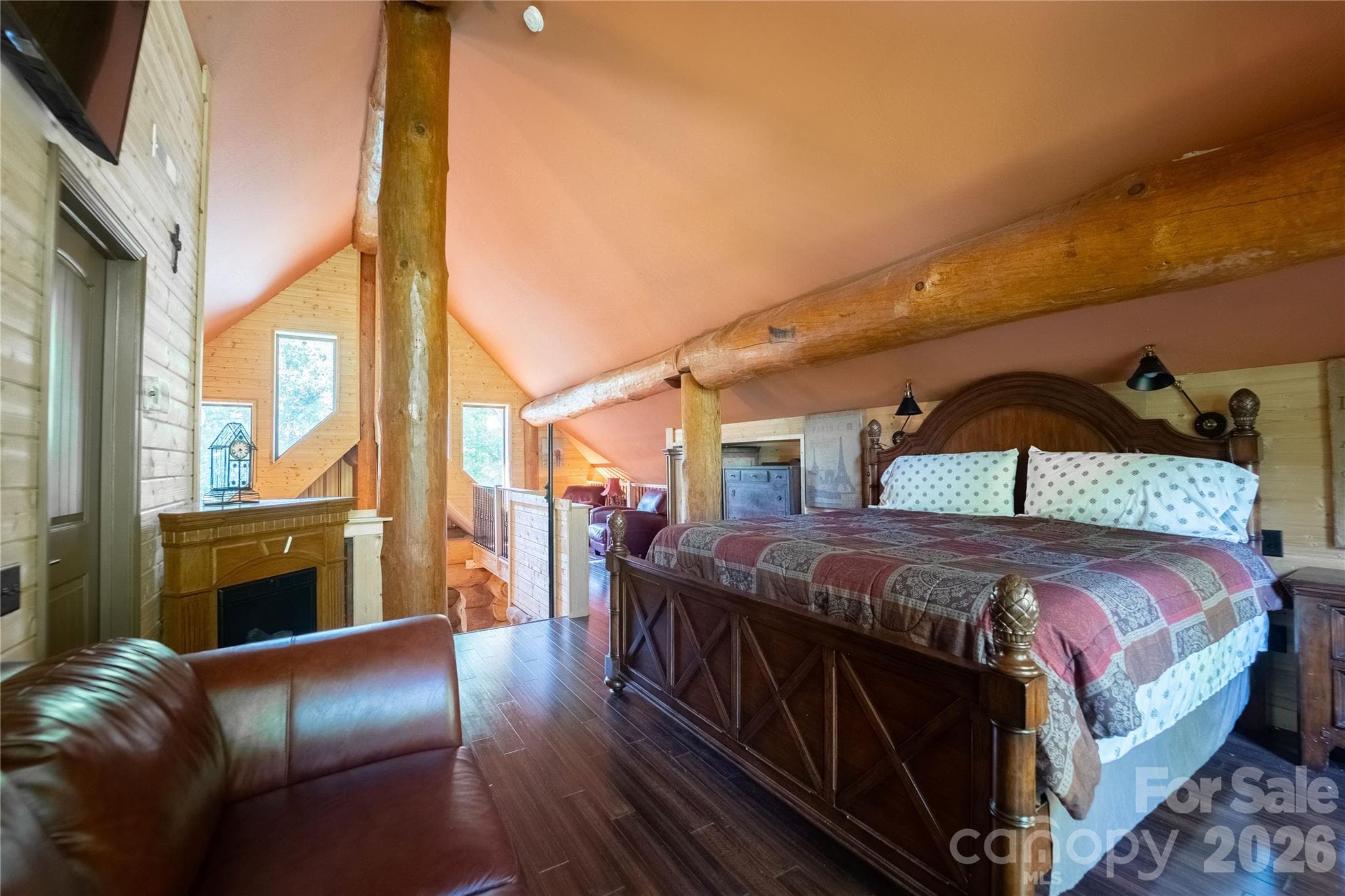 loft bedroom - 142 W Southwood Drive, Brevard