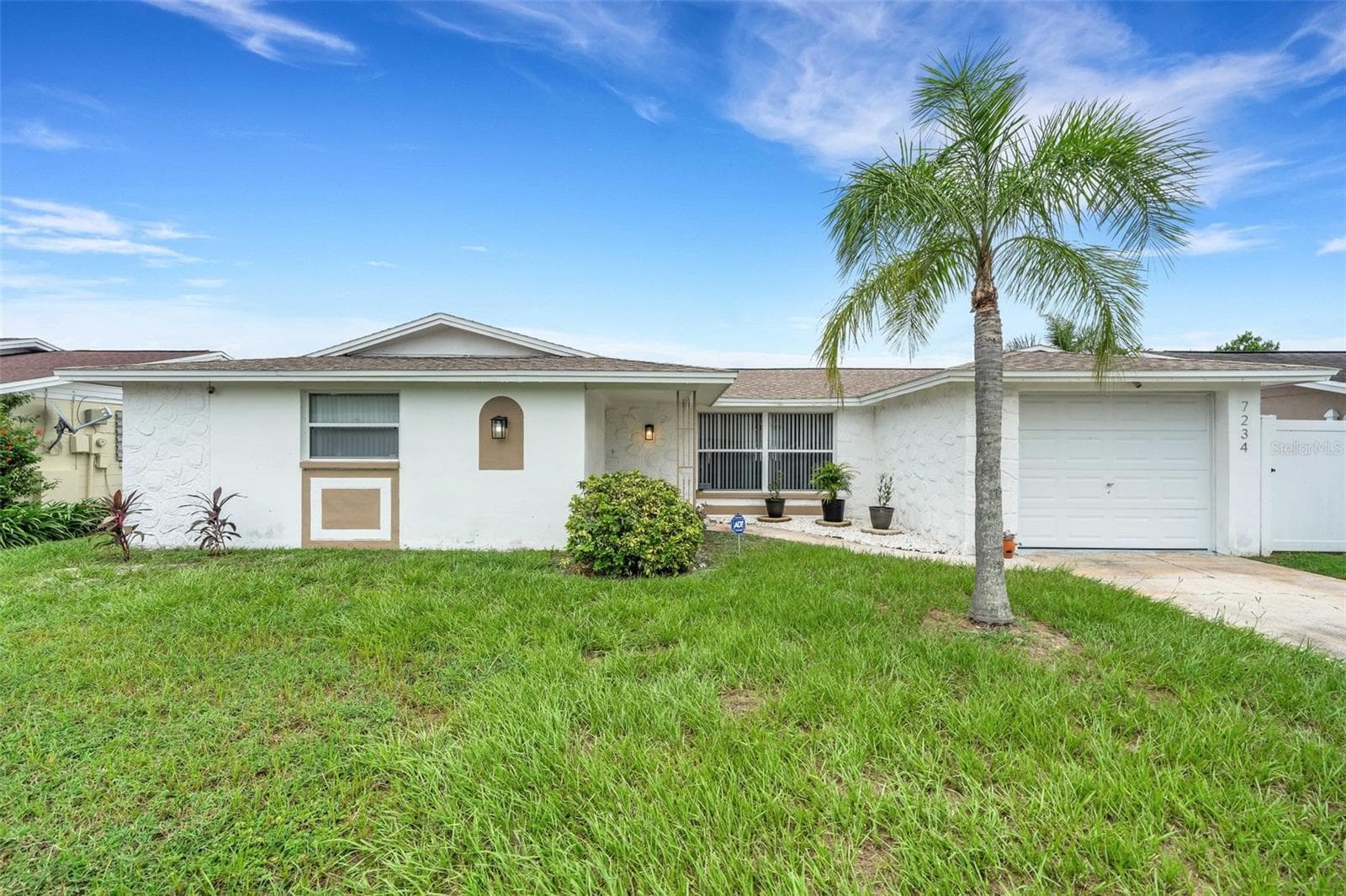 7234 OAKSHIRE DR