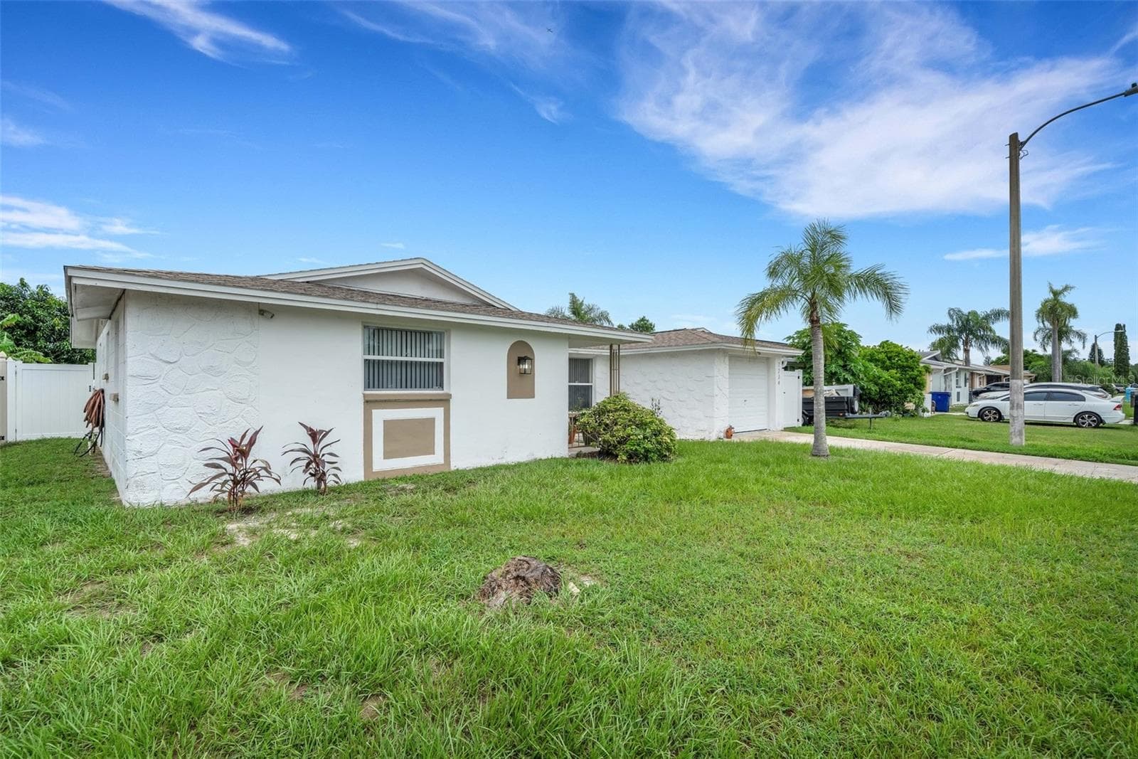 Single Family Residence at 7234 OAKSHIRE DR, PORT RICHEY, photo 2 of 26