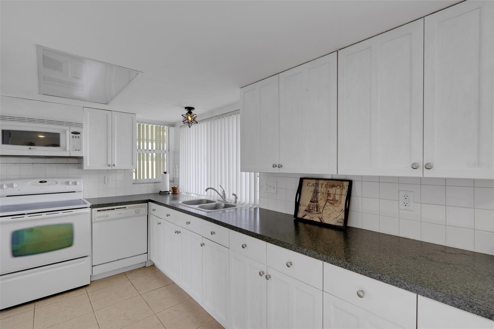 Single Family Residence at 7234 OAKSHIRE DR, PORT RICHEY, photo 11 of 26