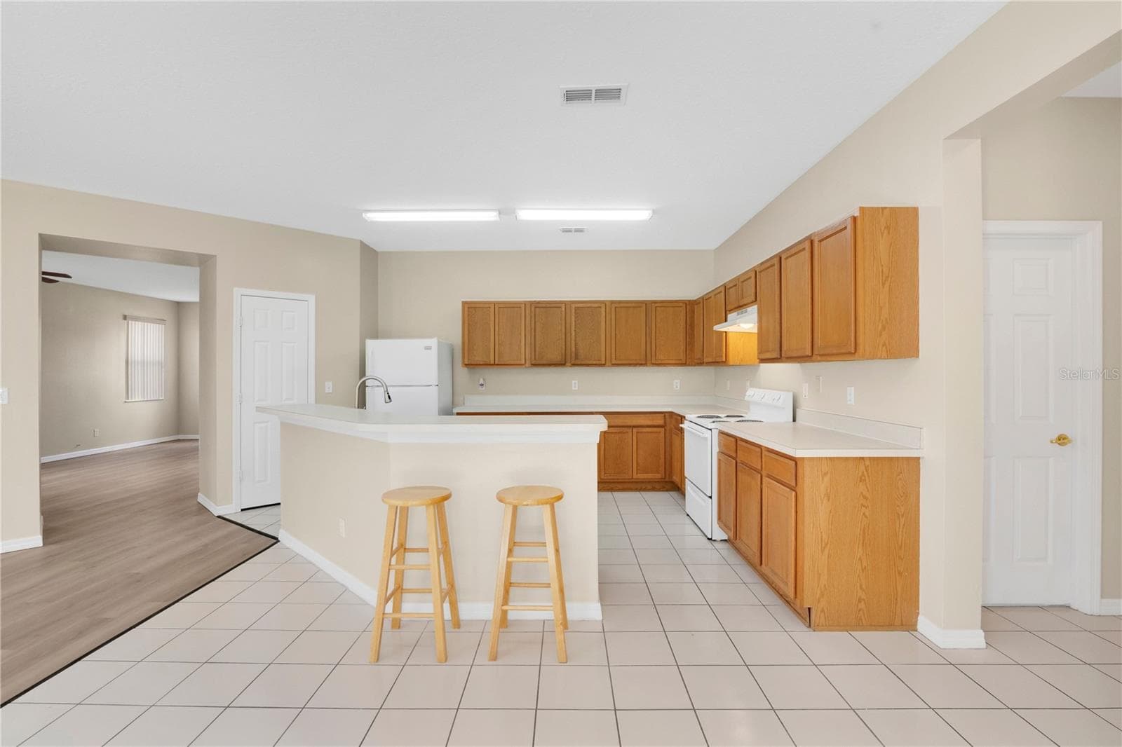Single Family Residence at 822 KETTERING RD, DAVENPORT, photo 7 of 29