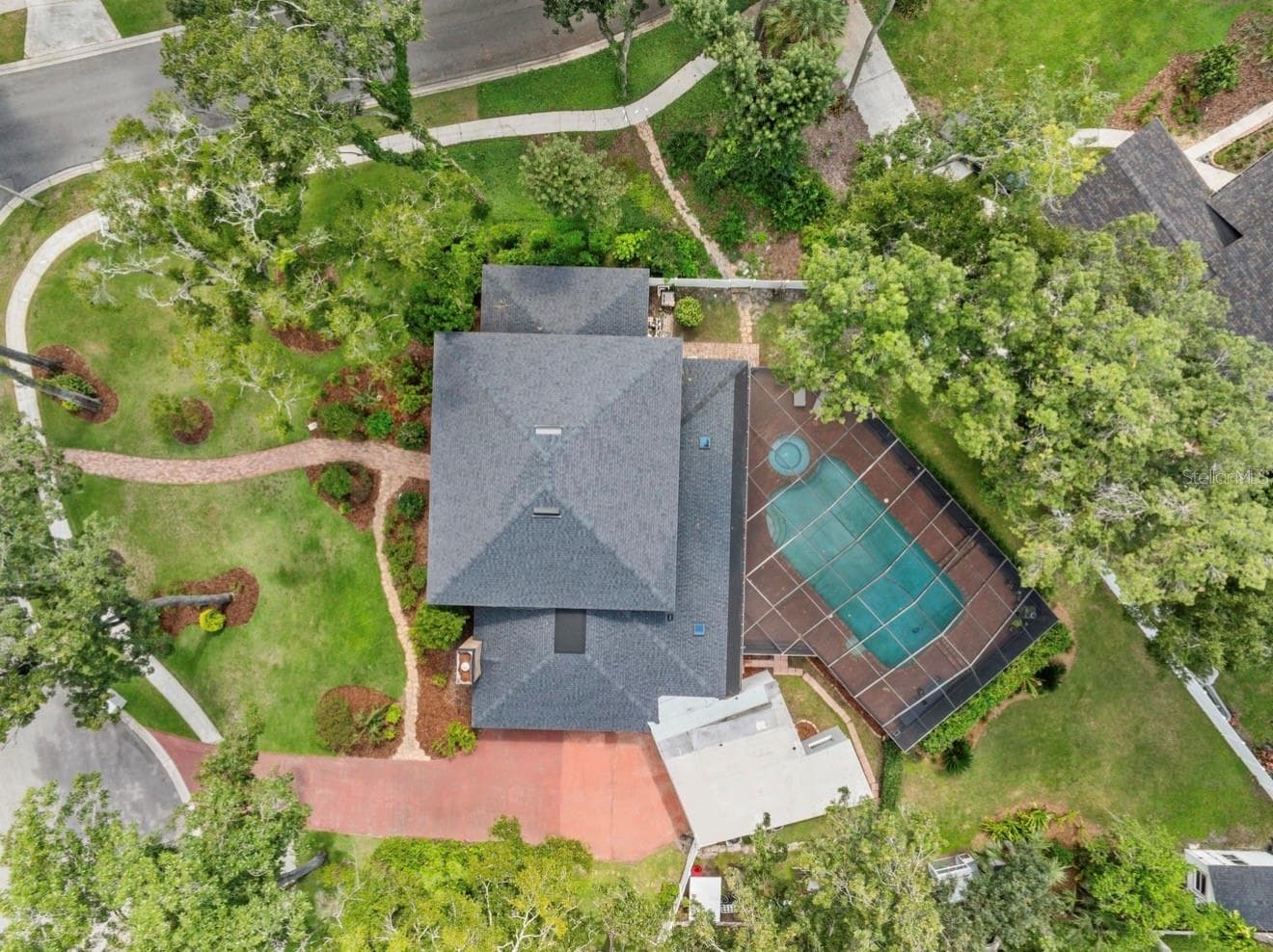 Beautiful New Roof - May 2026!  Exterior painted June 2026. - 4603 DOGWOOD HILLS CT, BRANDON