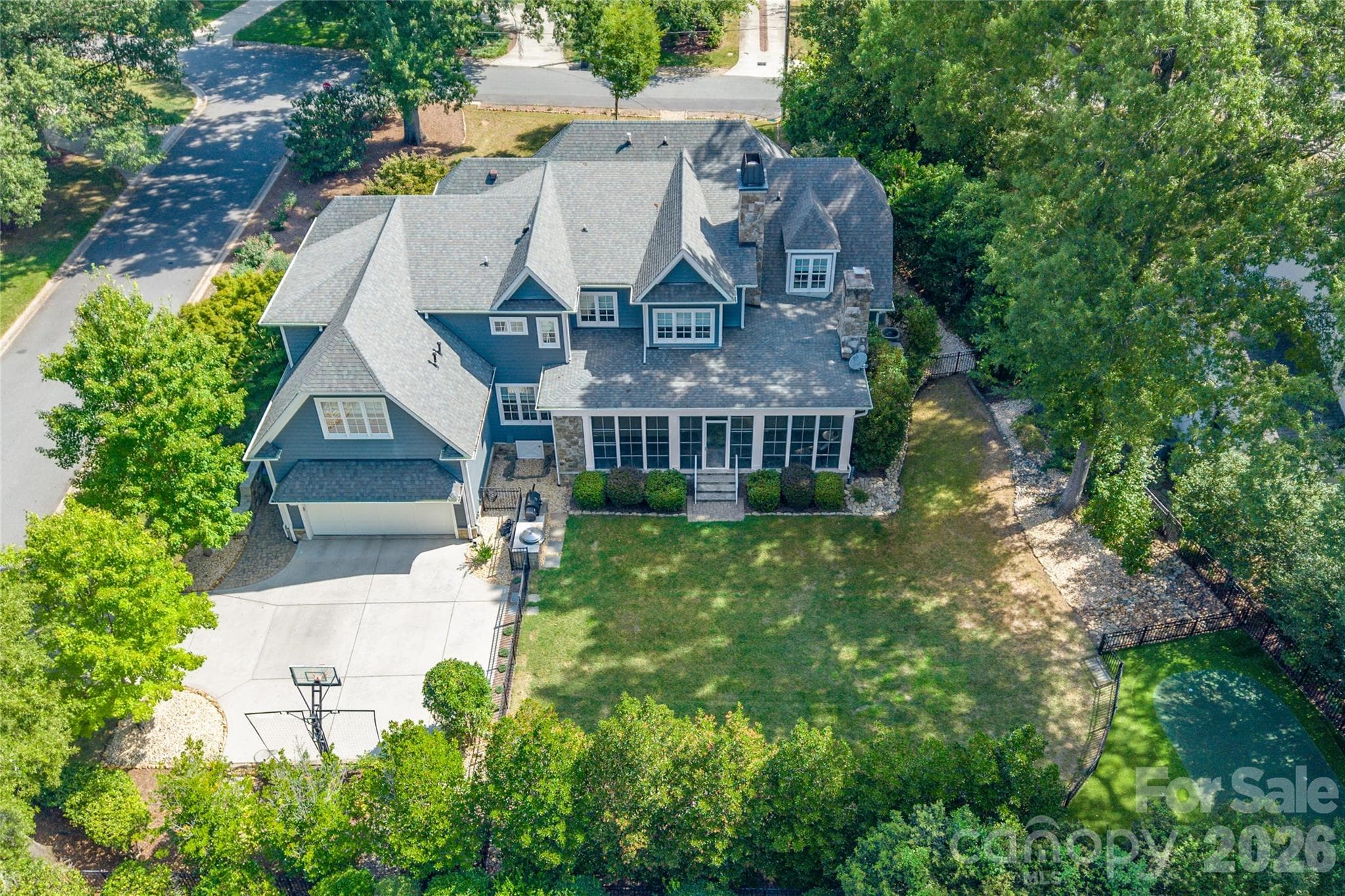 Magnificent architecture, private surroundings, perfect location. Thoughtful Luxury is waiting for you. - 2800 Wintergreen Drive, Charlotte