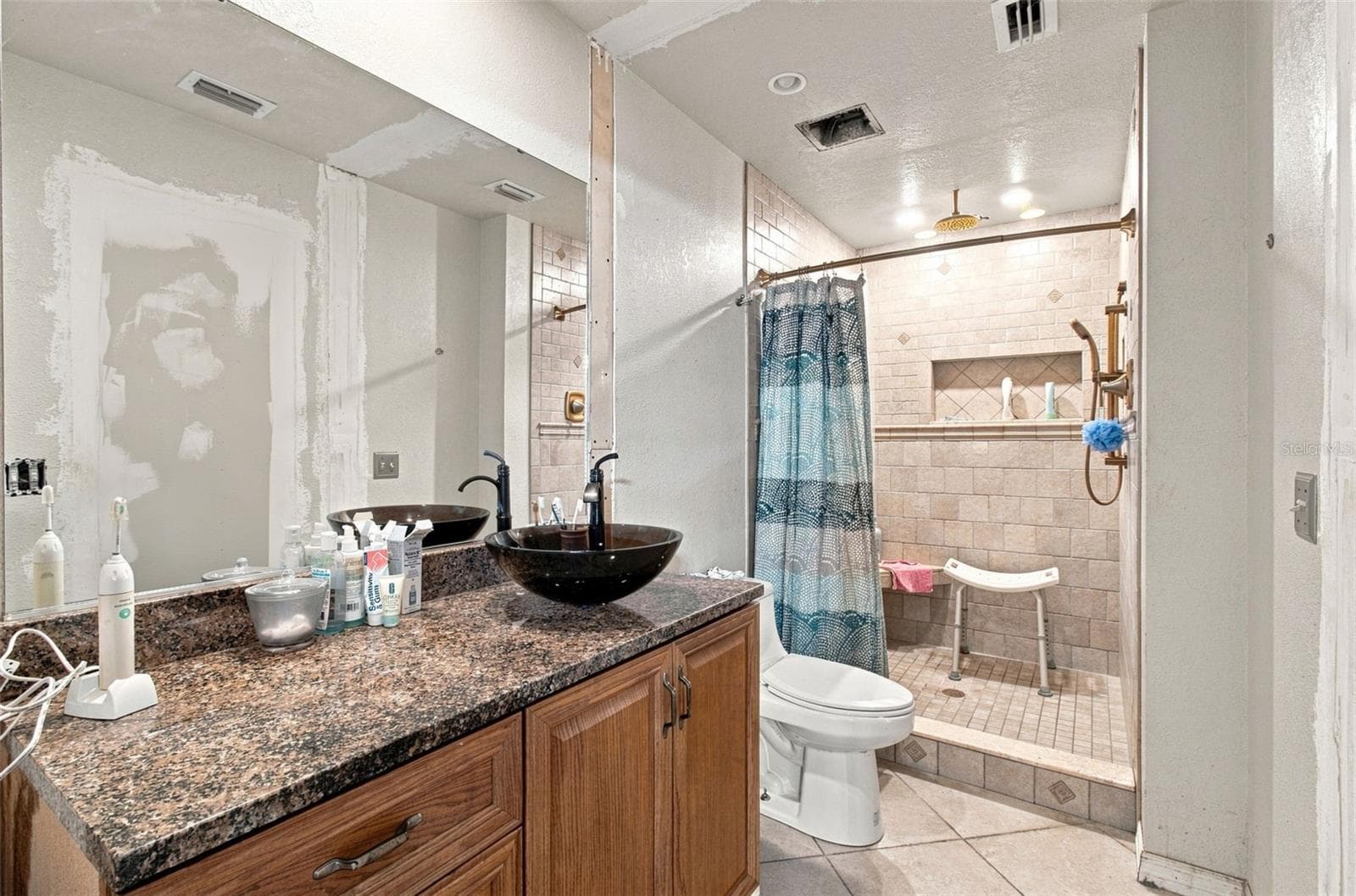 master bath - 2219 NEW JERSEY RD, LAKELAND