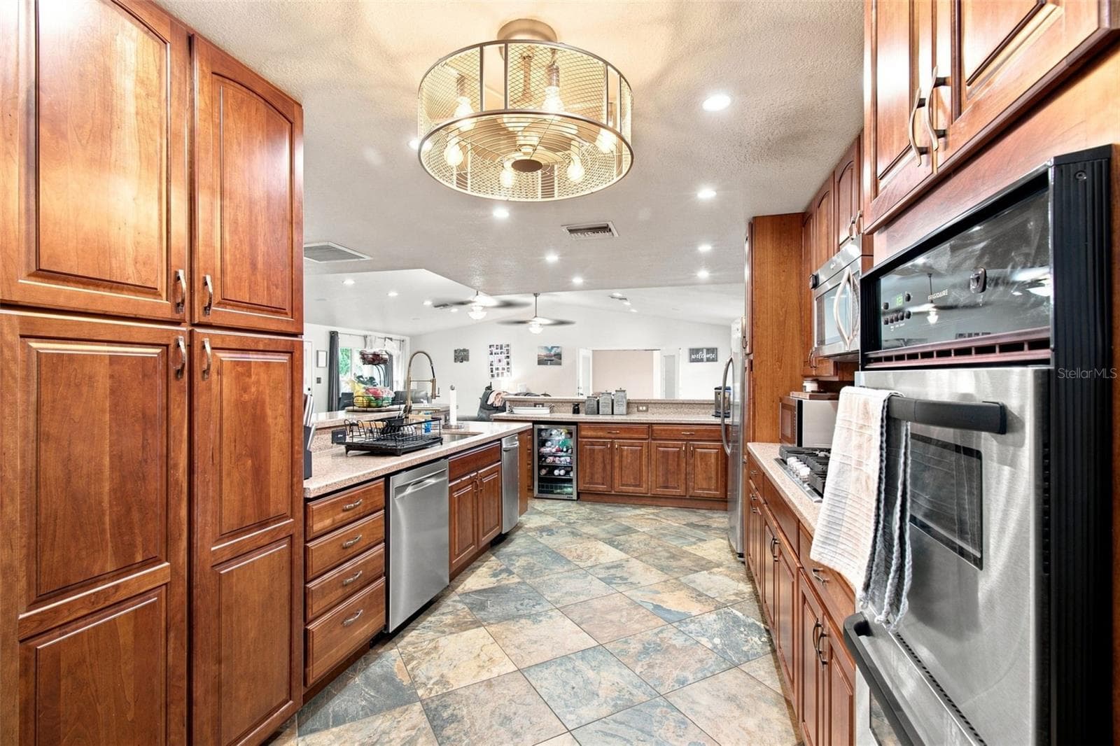 kitchen - 2219 NEW JERSEY RD, LAKELAND