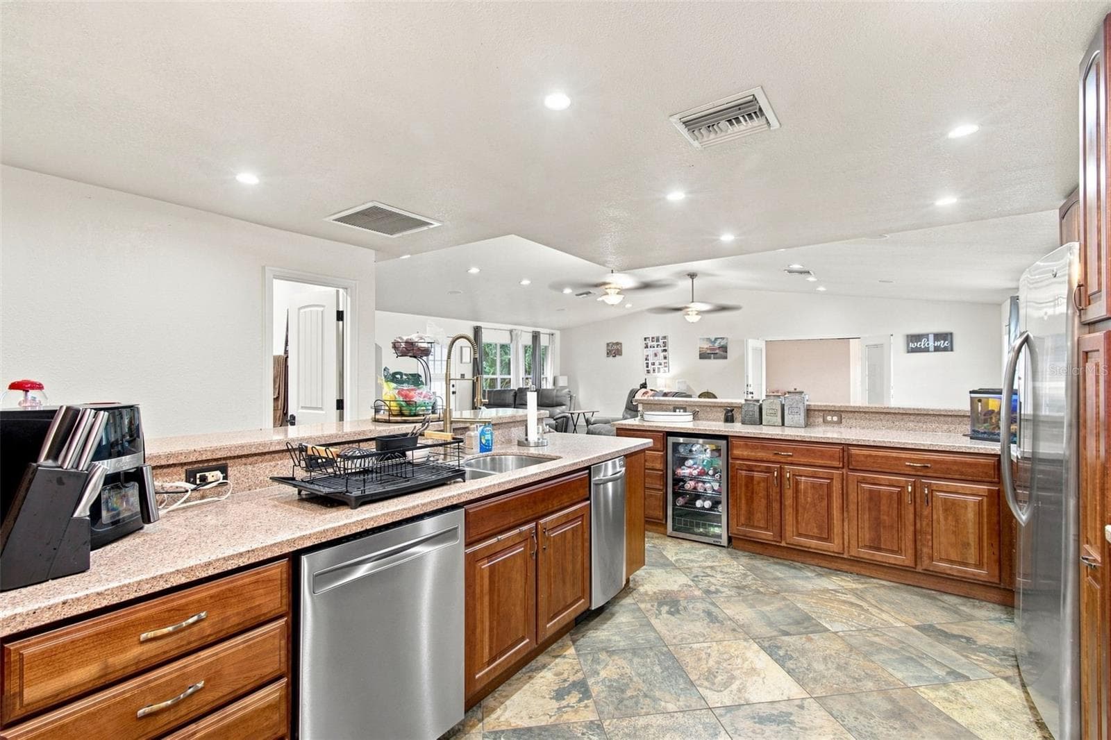 kitchen - 2219 NEW JERSEY RD, LAKELAND