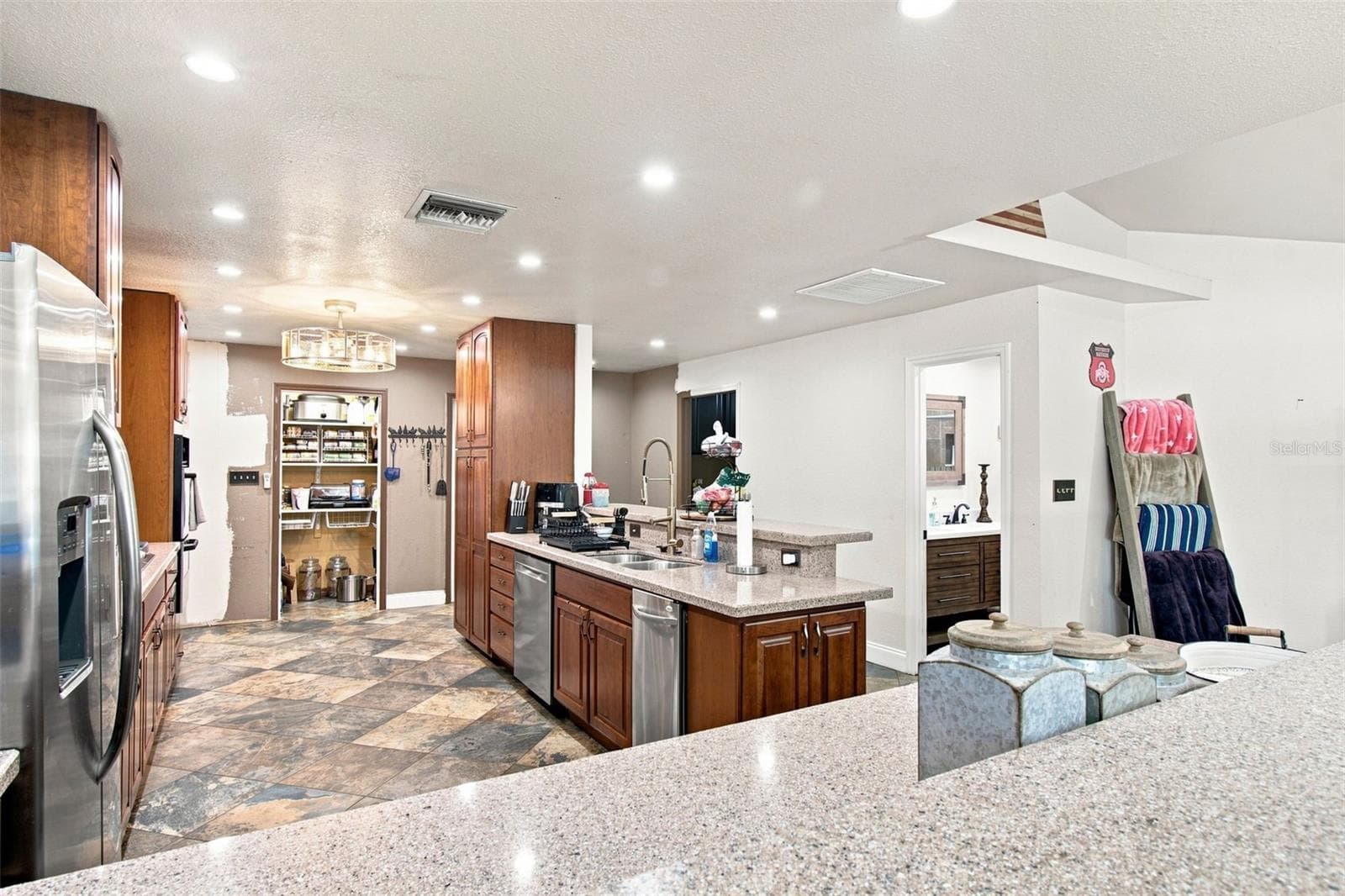 kitchen - 2219 NEW JERSEY RD, LAKELAND