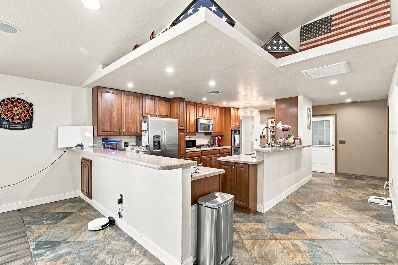 kitchen /bar - 2219 NEW JERSEY RD, LAKELAND