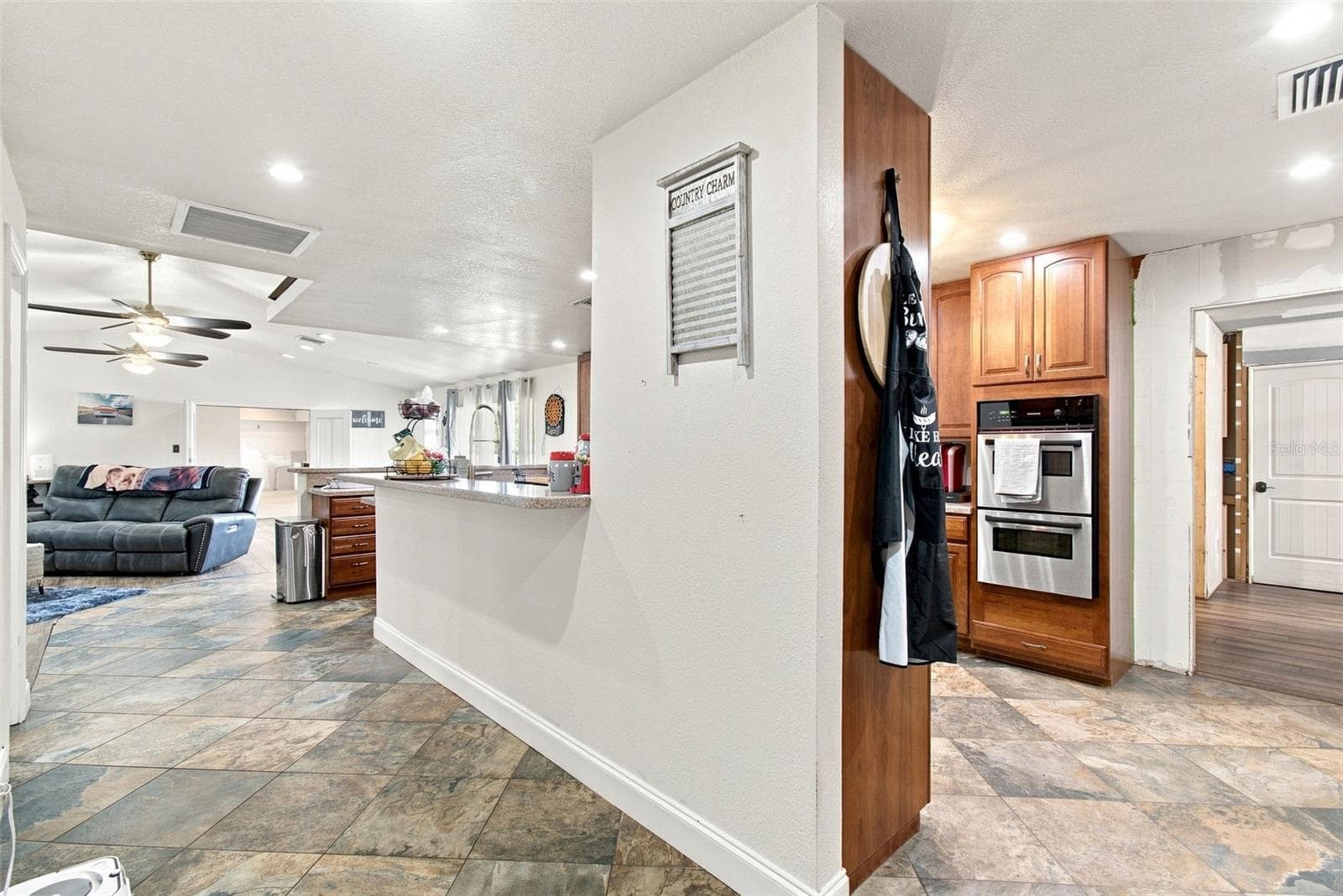 kitchen - 2219 NEW JERSEY RD, LAKELAND