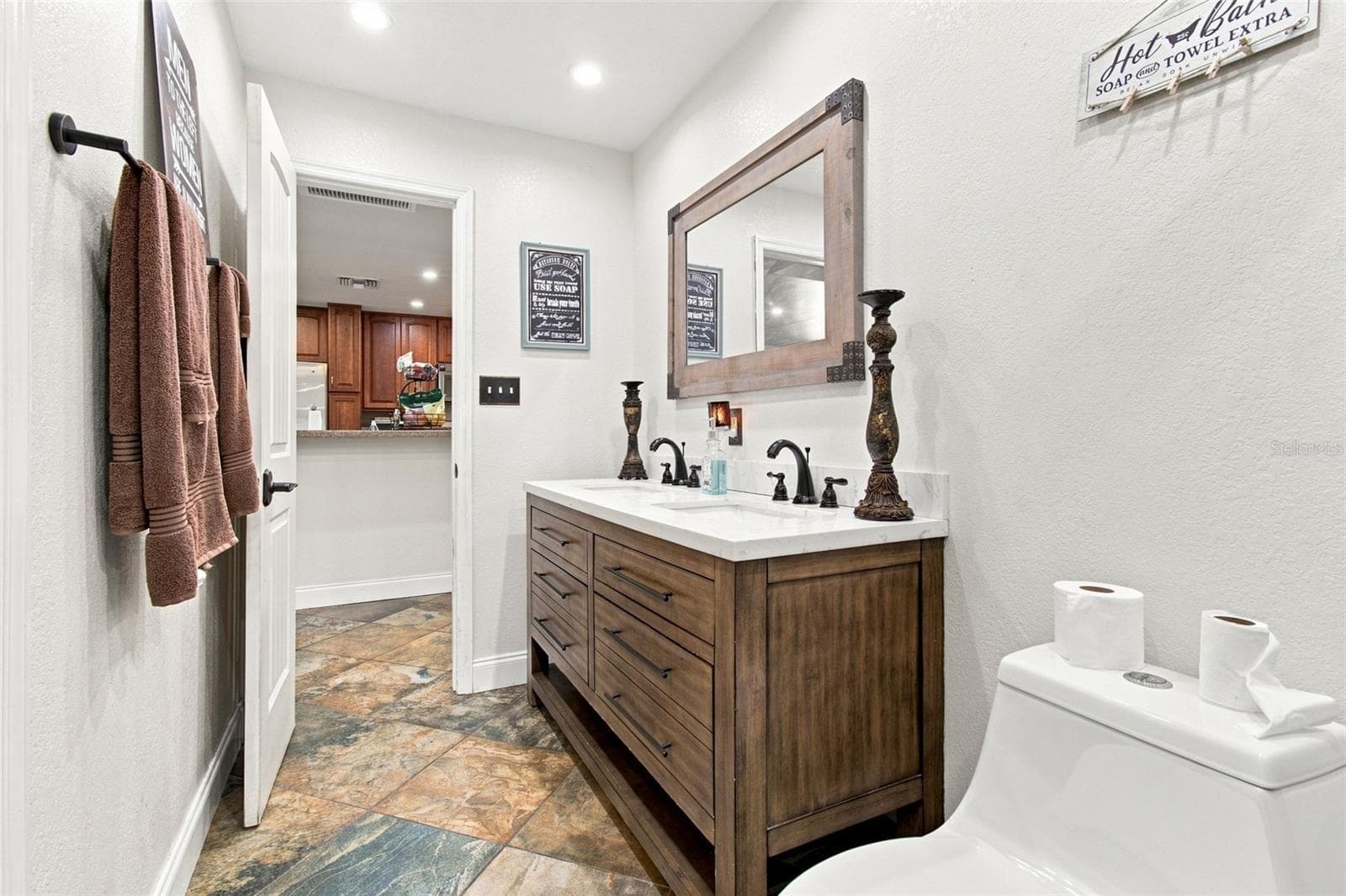 bathroom across from kitchen - 2219 NEW JERSEY RD, LAKELAND