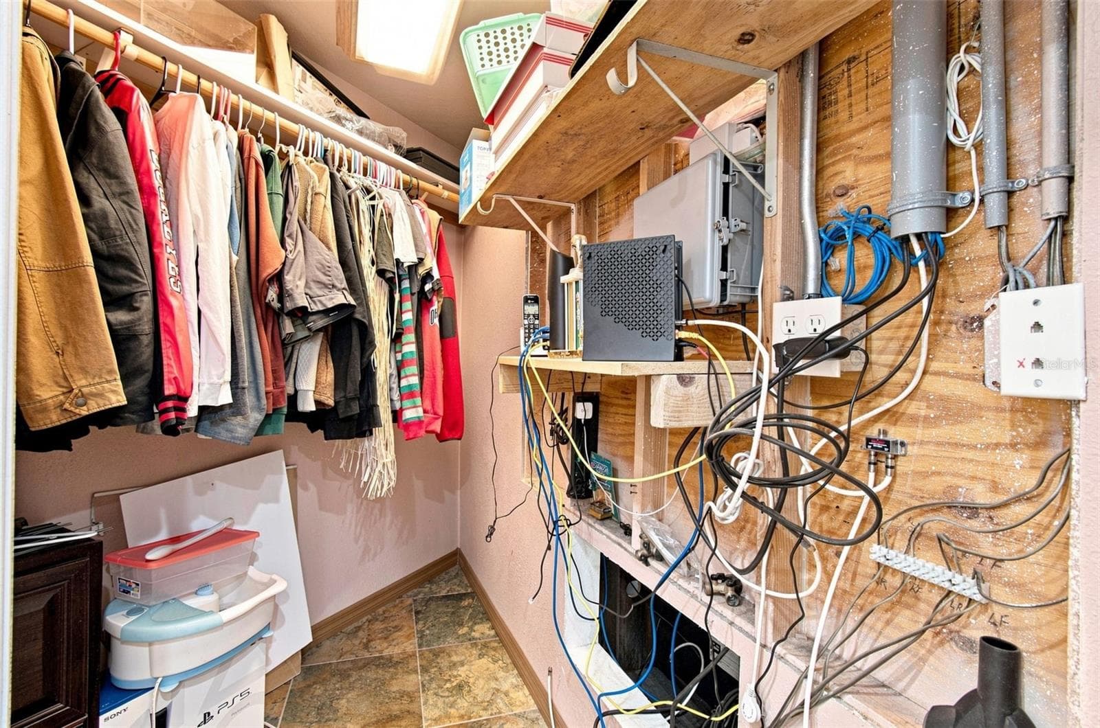Closet off 3rd bathroom by kitchen - 2219 NEW JERSEY RD, LAKELAND