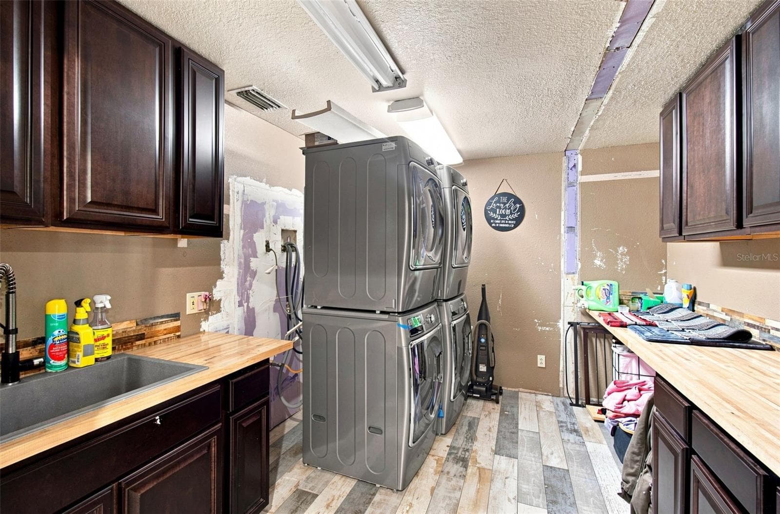 laundy room - 2219 NEW JERSEY RD, LAKELAND
