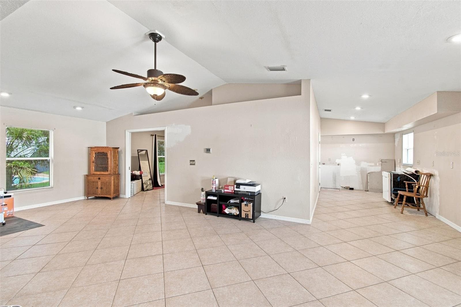 MIL suite - 2219 NEW JERSEY RD, LAKELAND