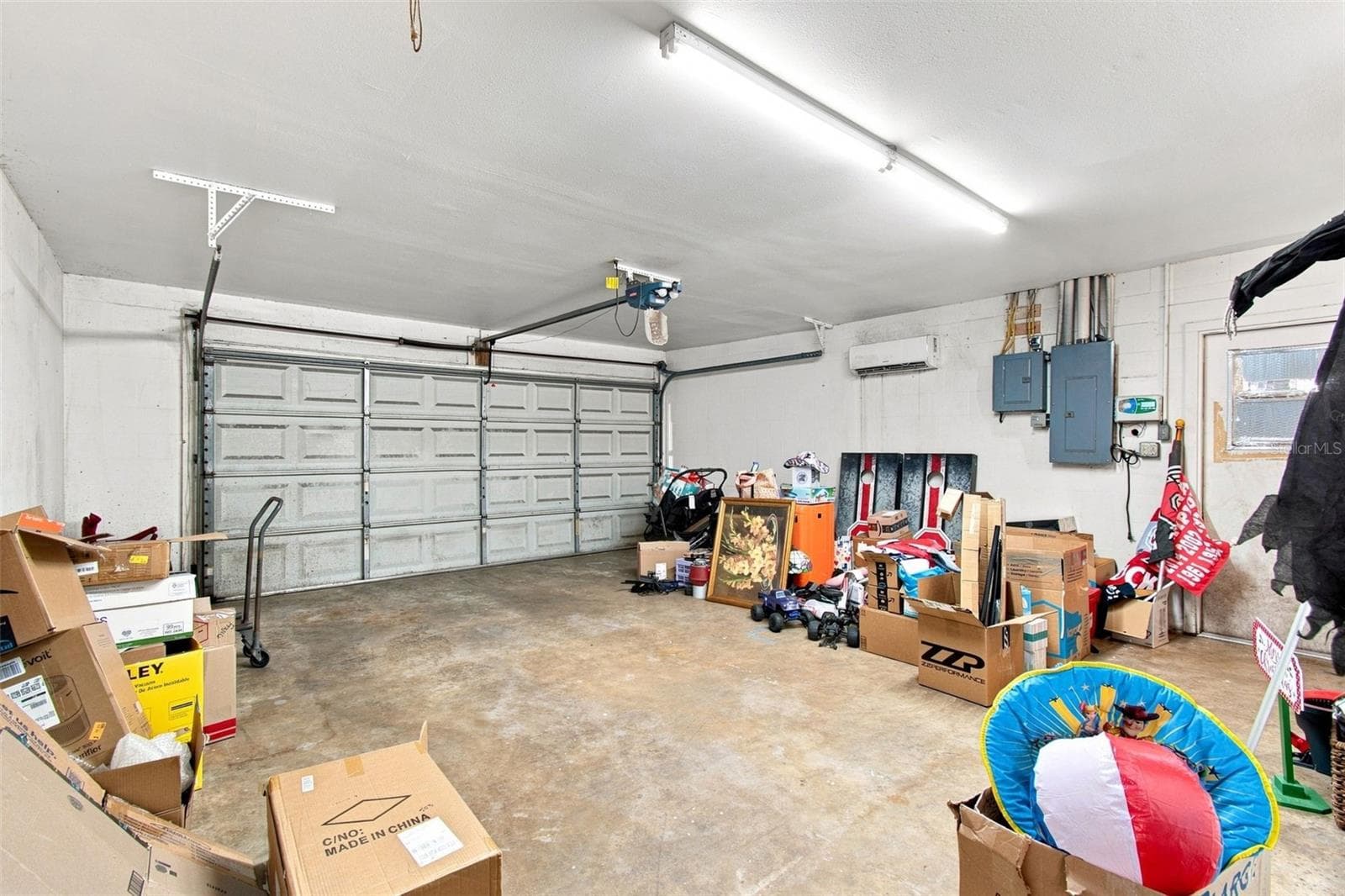 front 2 car garage - 2219 NEW JERSEY RD, LAKELAND
