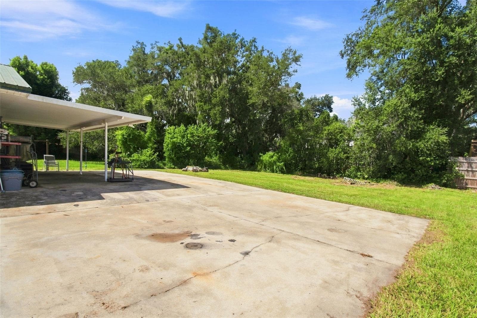 Back of home - 2219 NEW JERSEY RD, LAKELAND