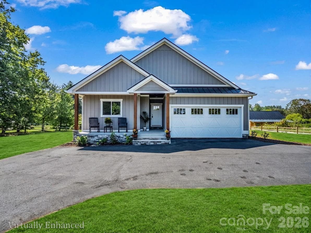 Single Family Residence at Hendersonville, photo 11 of 57