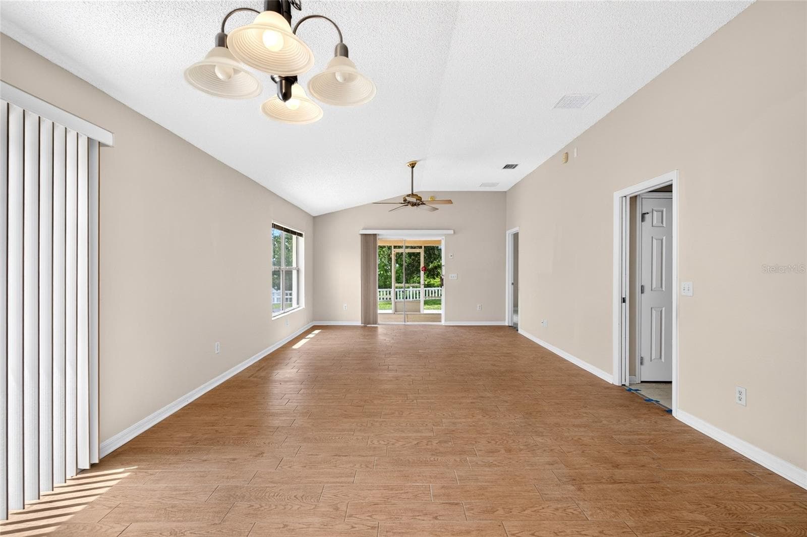 Villa at 8620 SE 166TH BIRCHBROOK LOOP, THE VILLAGES, photo 10 of 40