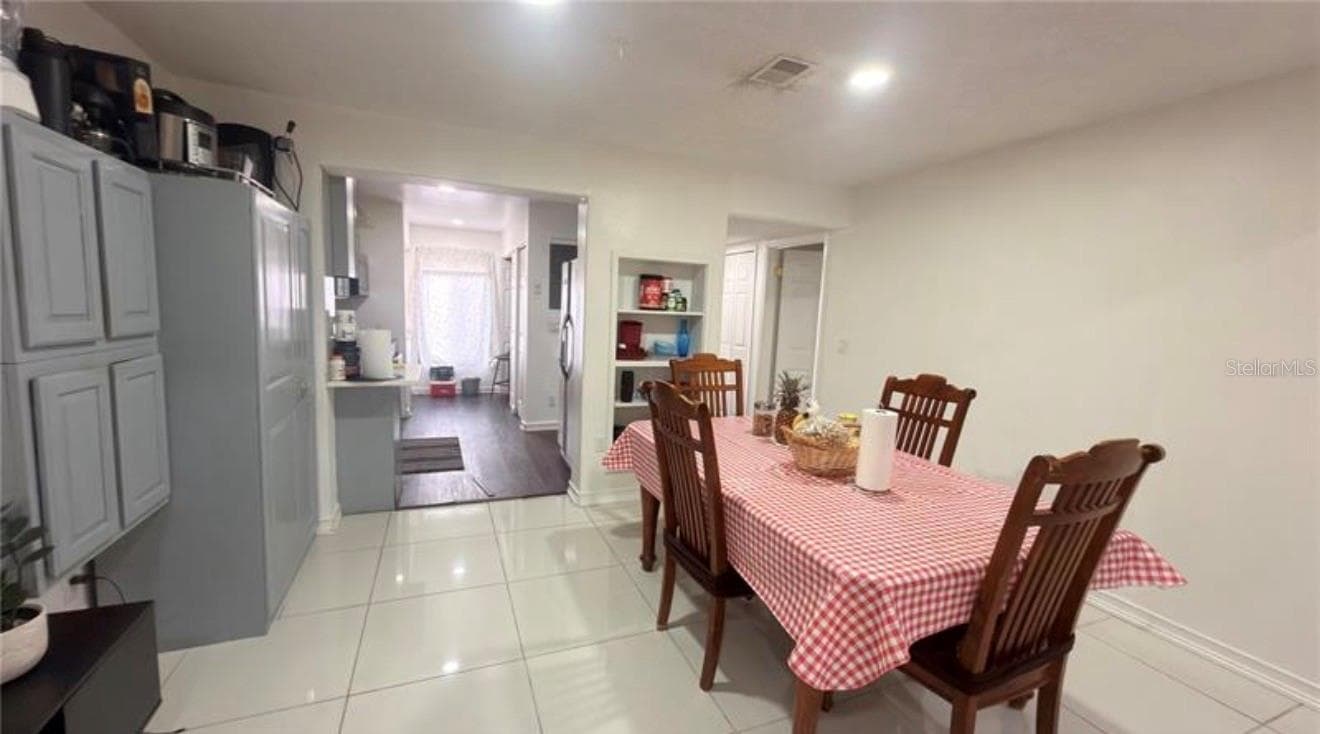 Apartment at 5304 INDIAN CREEK DR #D03, ORLANDO, photo 8 of 26