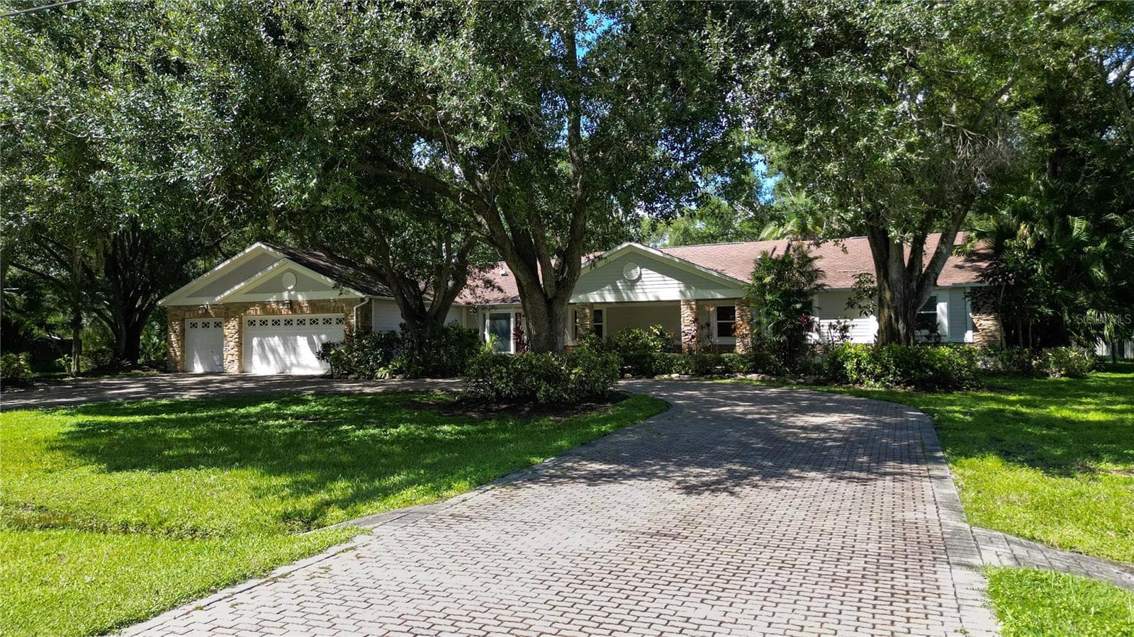 Single Family Residence at 12511 PALOMINO CT, TAMPA, photo 3 of 79