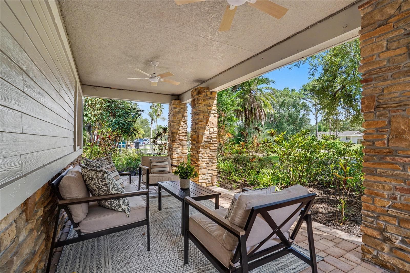 Single Family Residence at 12511 PALOMINO CT, TAMPA, photo 5 of 79