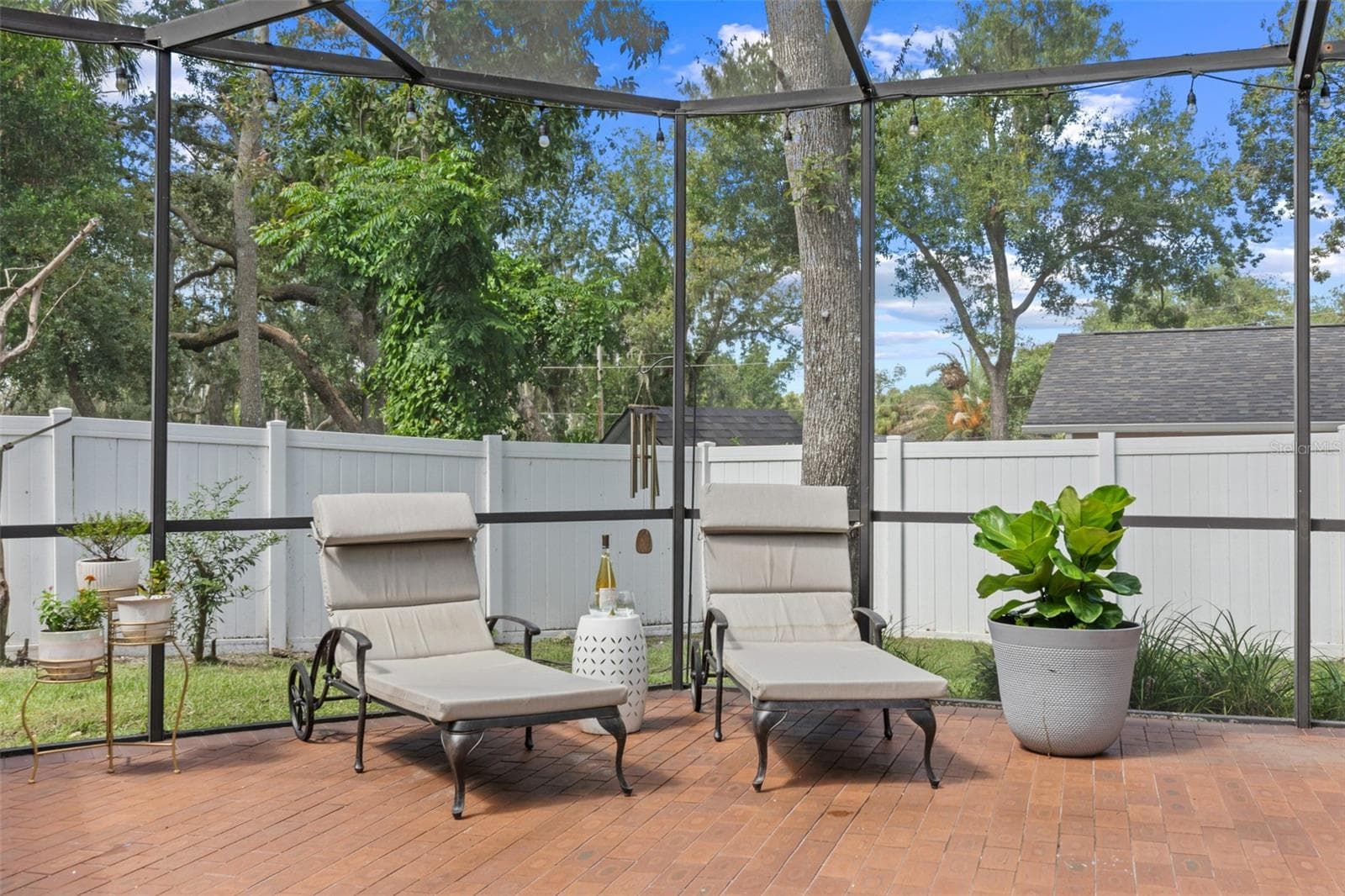 Sideyard and pool components area. - 4603 DOGWOOD HILLS CT, BRANDON