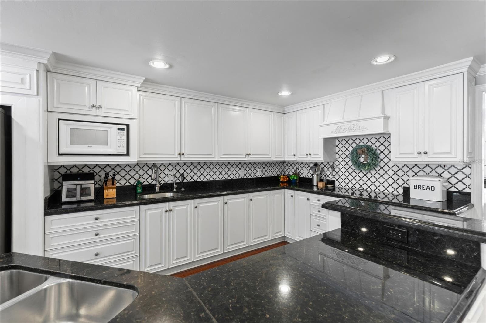 Large dream kitchen - 4603 DOGWOOD HILLS CT, BRANDON