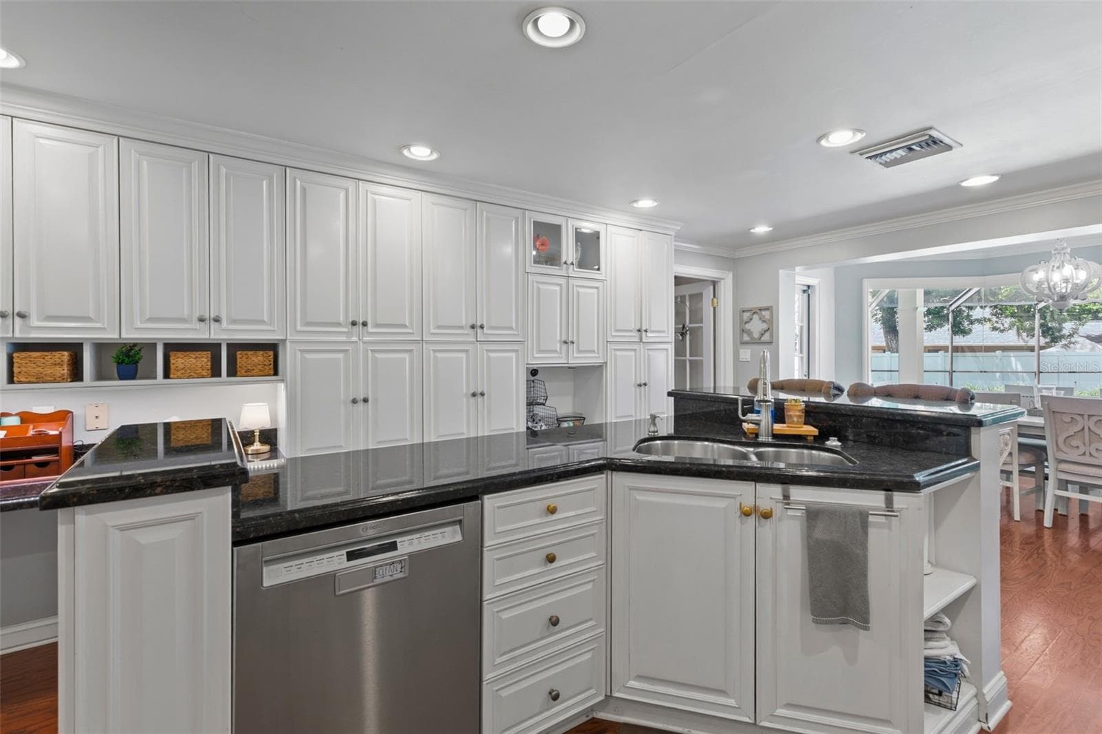 Large dream kitchen - 4603 DOGWOOD HILLS CT, BRANDON