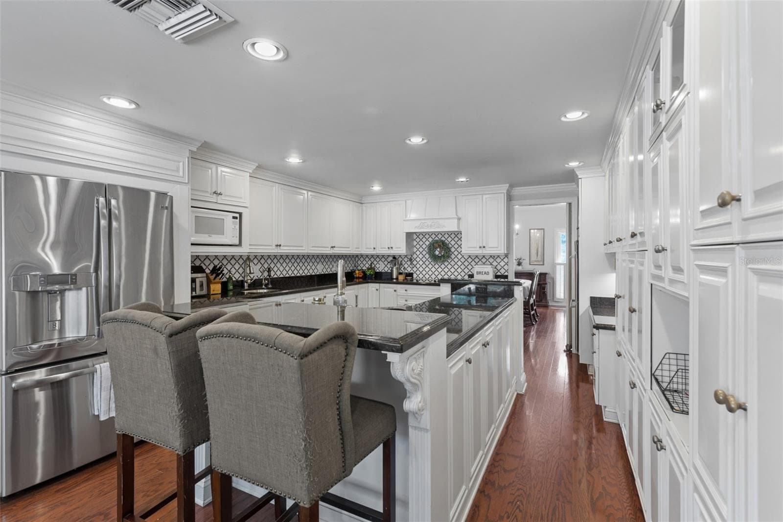 Large dream eat-in kitchen - 4603 DOGWOOD HILLS CT, BRANDON