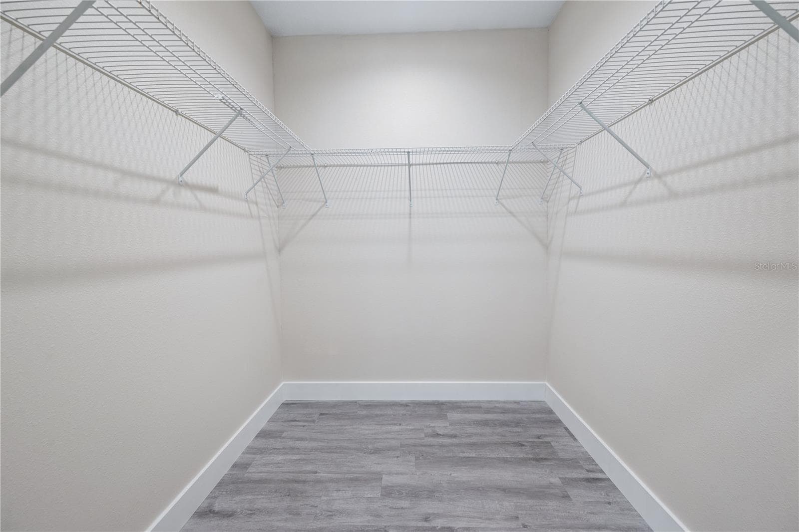 Master Walk-In Closet - 506 NE FOURTH ST, TRENTON