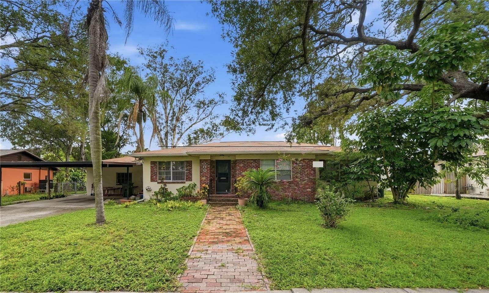 500 W DAVIS BLVD